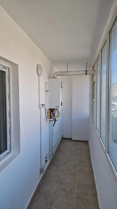 Apartament cu 3 camere, etajul 1, 63 mp, balcon, Baciu