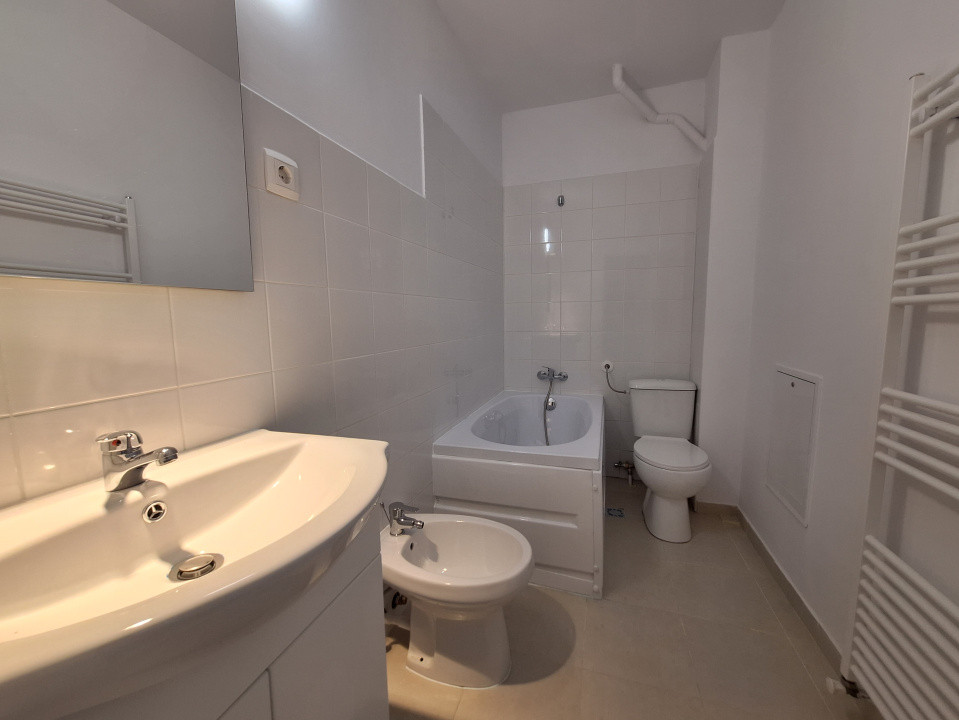 Apartament cu 3 camere, etajul 1, 63 mp, balcon, Baciu