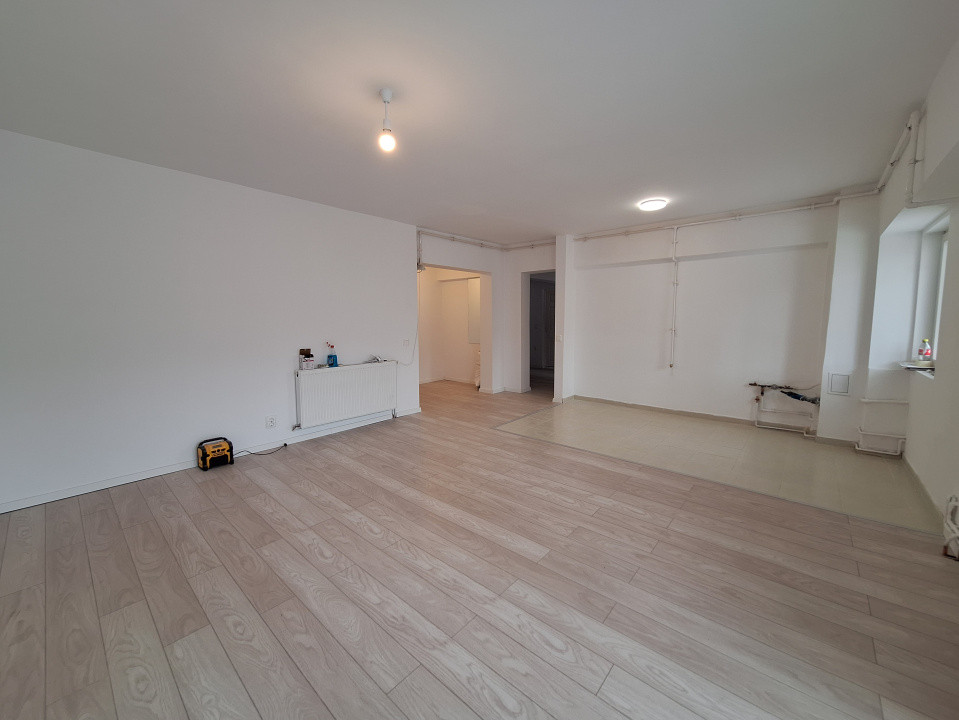 Apartament cu 3 camere, etajul 1, 63 mp, balcon, Baciu