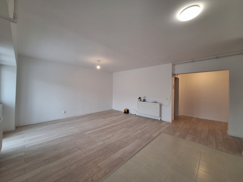 Apartament cu 3 camere, etajul 1, 63 mp, balcon, Baciu