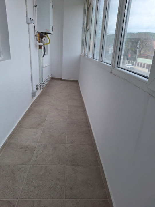 Apartament cu 3 camere, etajul 1, 63 mp, balcon, Baciu