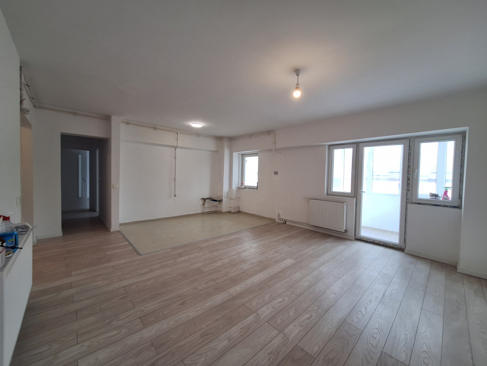 Apartament cu 3 camere, etajul 1, 63 mp, balcon, Baciu