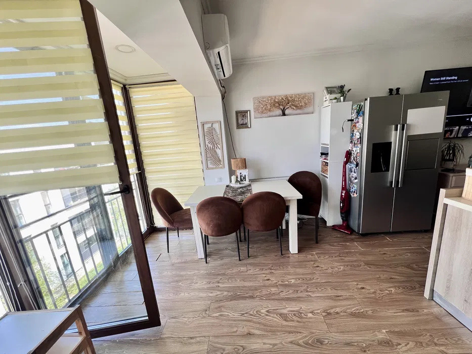 Apartament decomandat, 56 mp, parcare, zona Porii