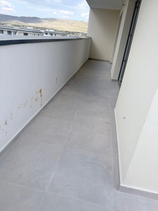 Apartament cu 3 camere,terasa,parcare subterana,,zona Eroilor,etaj intermediar