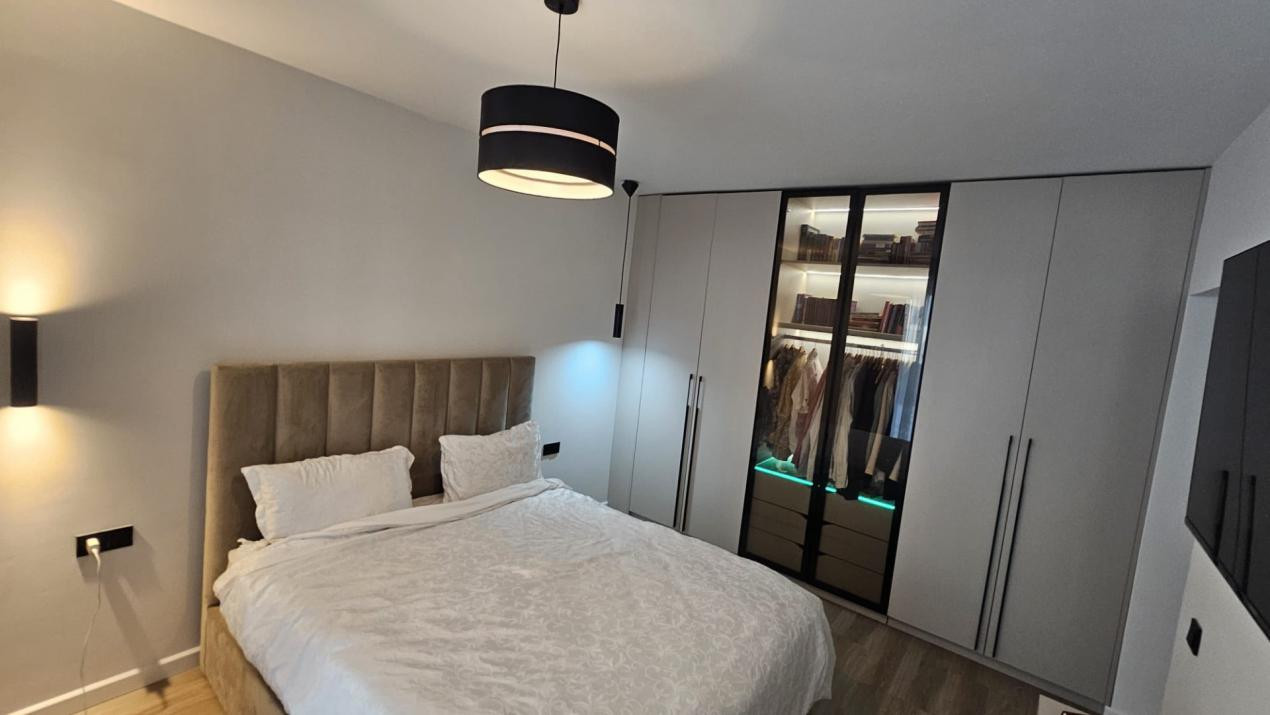 Apartament modern, suprafata utila 75 mp + 82mp terasa, cu 2 locuri  de parcare 