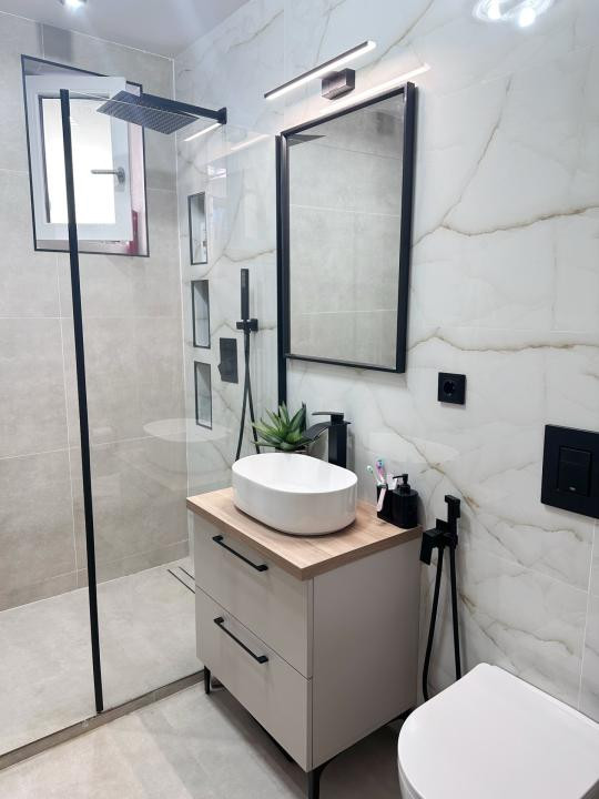 Apartament modern, suprafata utila 75 mp + 82mp terasa, cu 2 locuri  de parcare 