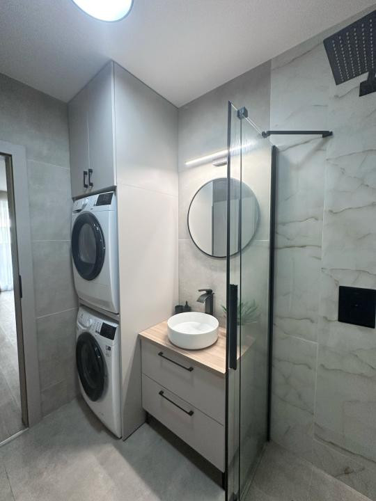 Apartament modern, suprafata utila 75 mp + 82mp terasa, cu 2 locuri  de parcare 