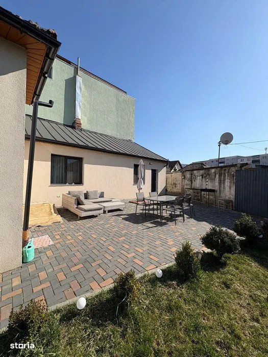 Casa finisata cu 5 camere, 120 mp cu 400 mp teren, parcare, zona Semicentrala