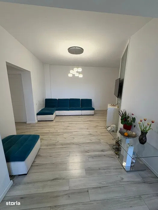 Casa finisata cu 5 camere, 120 mp cu 400 mp teren, parcare, zona Semicentrala