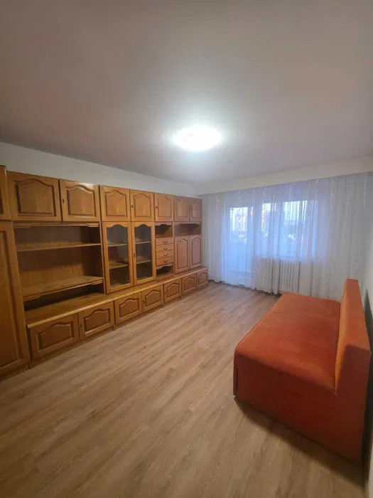Apartament cu 3 camere, decomandat, balcon, zona Kaufland Manastur