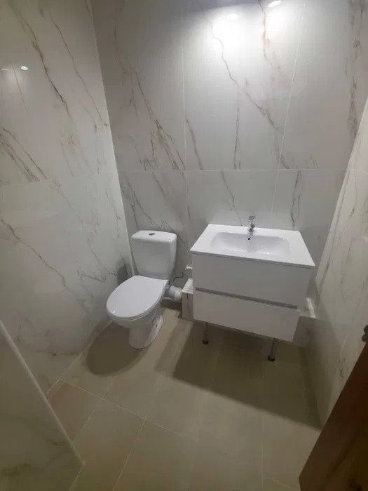 Apartament cu 3 camere, decomandat, balcon, zona Kaufland Manastur