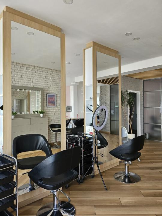 Business la Cheie , Salon de infrumusetare , Zona Calea Turzii