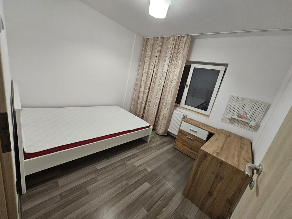 Apartament decomandat, 3 camere, 70mp, in Piata Zorilor