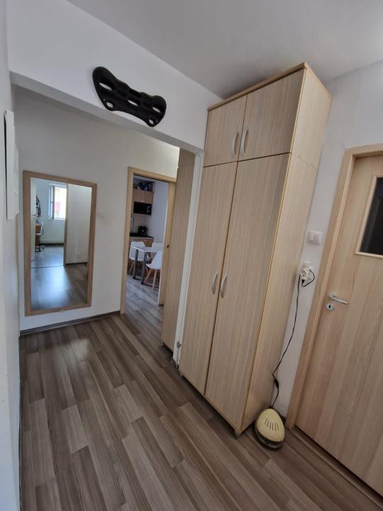 Apartament decomandat, 3 camere, 70mp, in Piata Zorilor