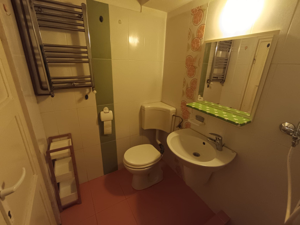 Apartament 2 camere, 44mp, etaj intermediar, zona Facultatii de Litere