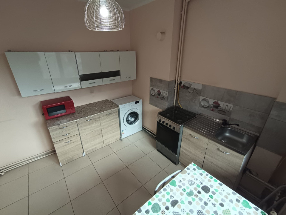 Apartament 2 camere, 44mp, etaj intermediar, zona Facultatii de Litere