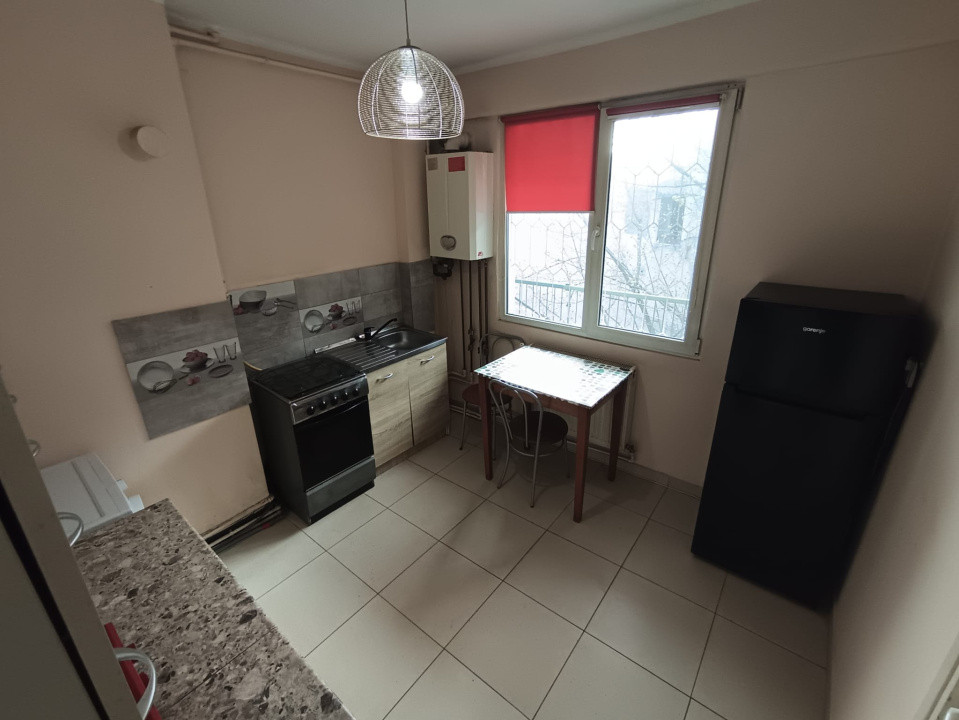 Apartament 2 camere, 44mp, etaj intermediar, zona Facultatii de Litere