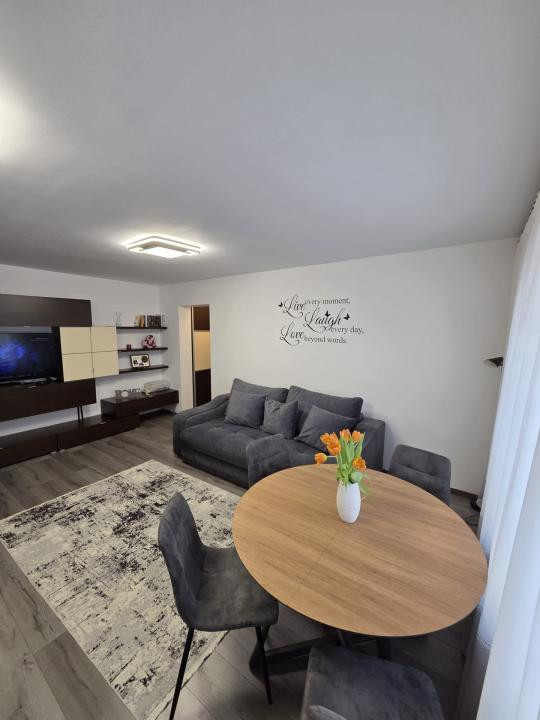 Apartament cu 2 camere, parcare, zona Academiei De Muzica
