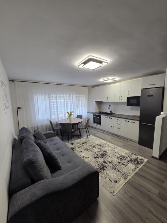 Apartament cu 2 camere, parcare, zona Academiei De Muzica