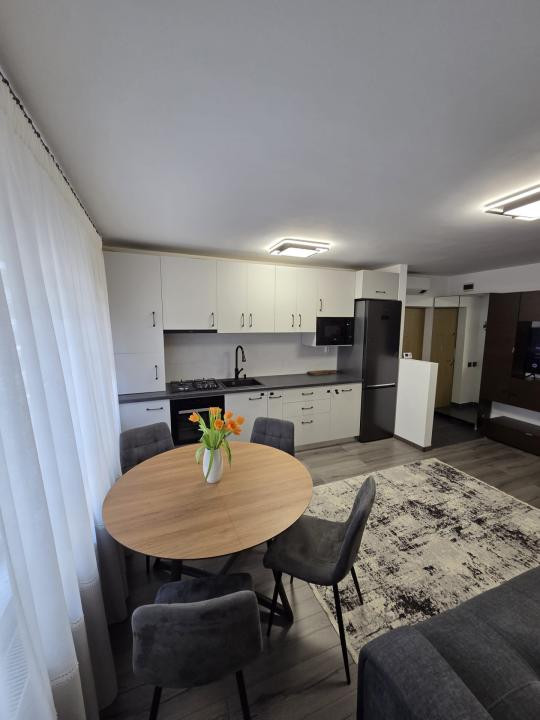 Apartament cu 2 camere, parcare, zona Academiei De Muzica