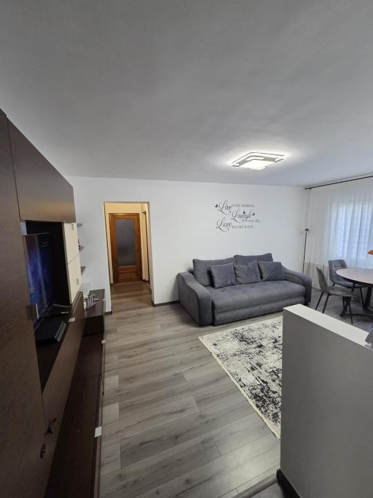 Apartament cu 2 camere, parcare, zona Academiei De Muzica