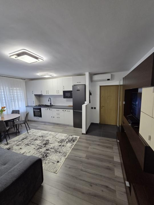 Apartament cu 2 camere, parcare, zona Academiei De Muzica
