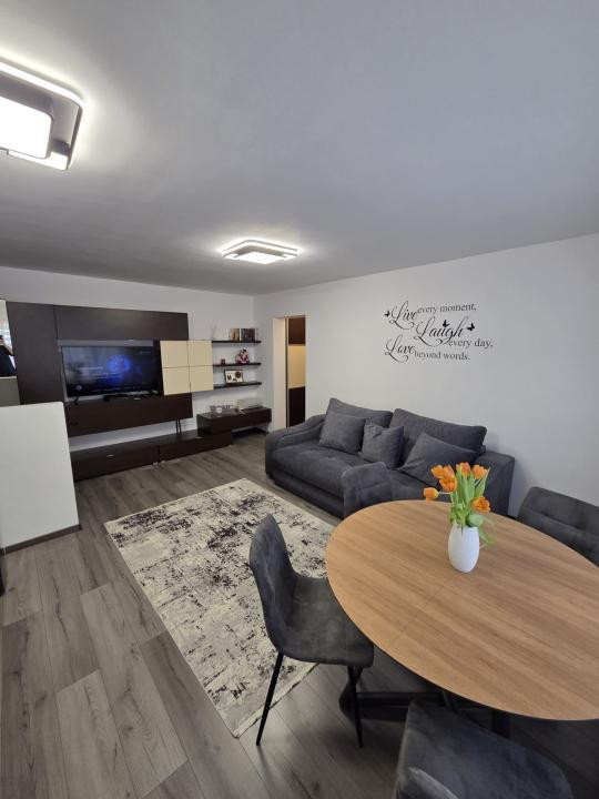 Apartament cu 2 camere, parcare, zona Academiei De Muzica