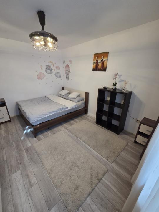 Apartament cu 2 camere, parcare, zona Academiei De Muzica