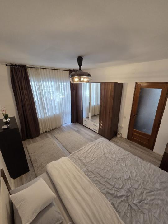 Apartament cu 2 camere, parcare, zona Academiei De Muzica
