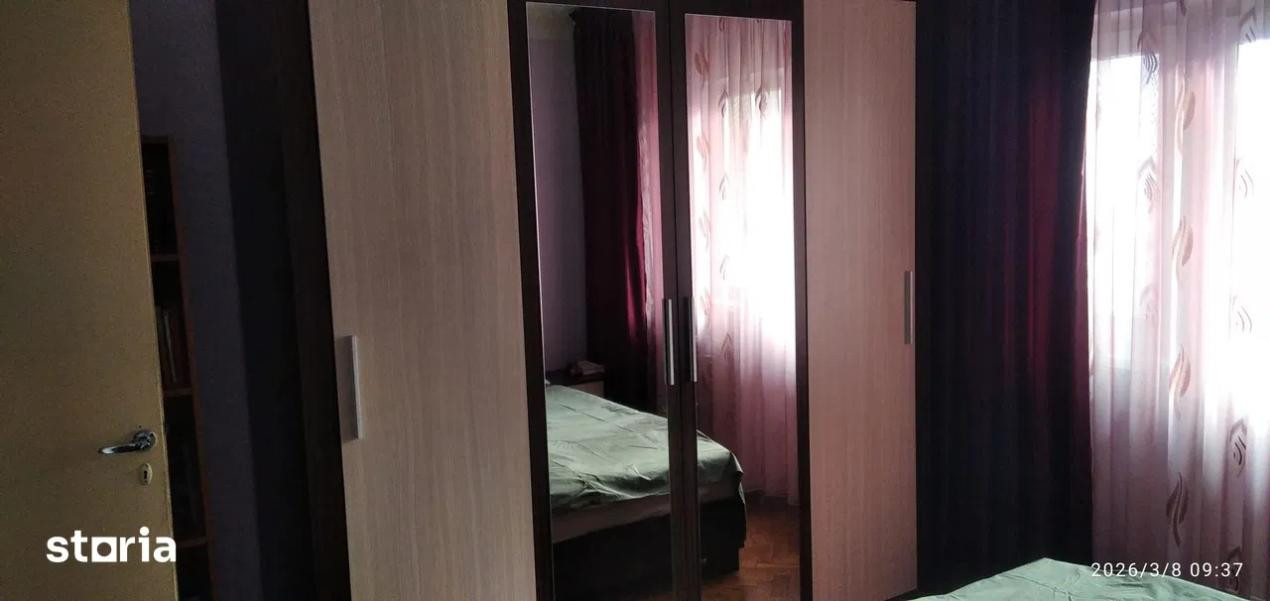Apartament cu 4 camere, decomandat, 2 balcoane, strada Primaverii