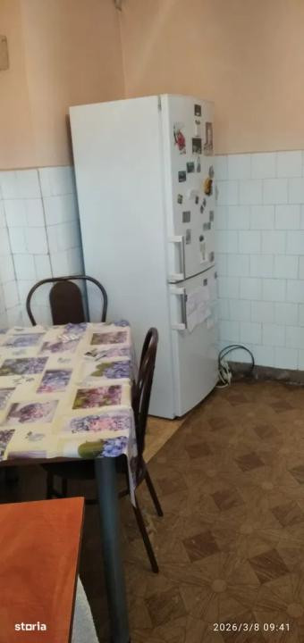 Apartament cu 4 camere, decomandat, 2 balcoane, strada Primaverii