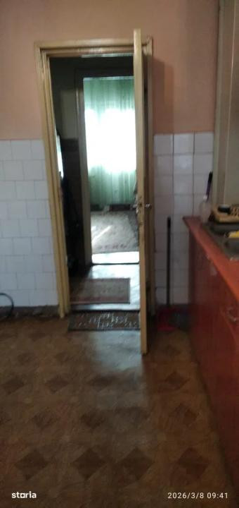 Apartament cu 4 camere, decomandat, 2 balcoane, strada Primaverii