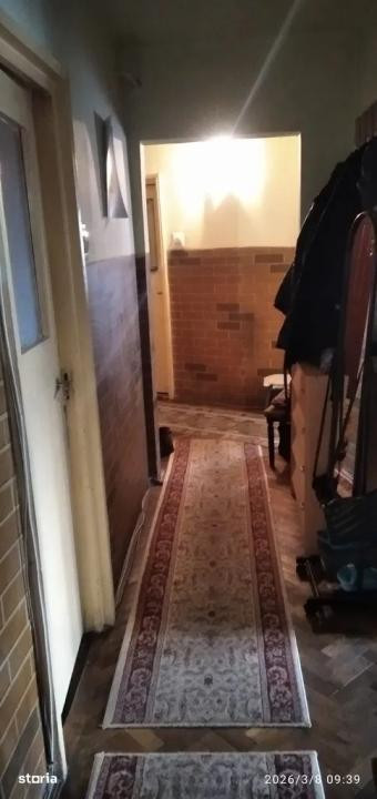 Apartament cu 4 camere, decomandat, 2 balcoane, strada Primaverii