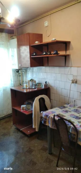 Apartament cu 4 camere, decomandat, 2 balcoane, strada Primaverii