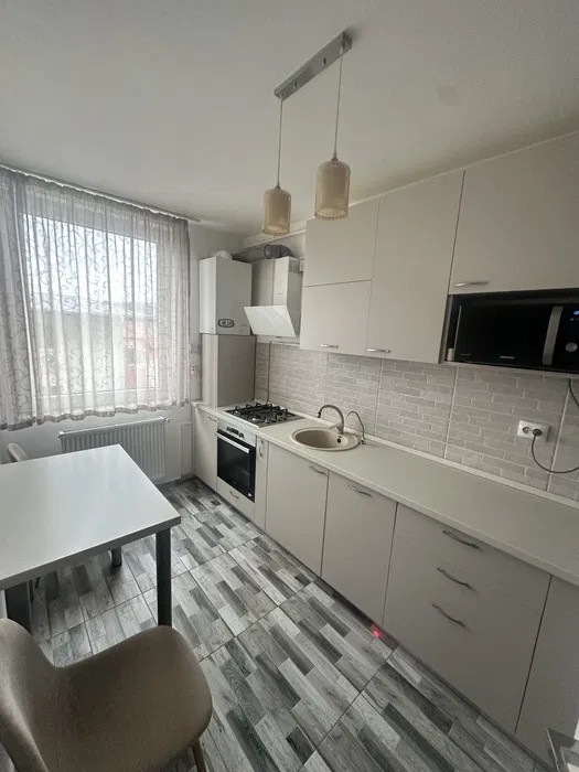 Apartament cu 3 camere, 71 mp, parcare, Baciu