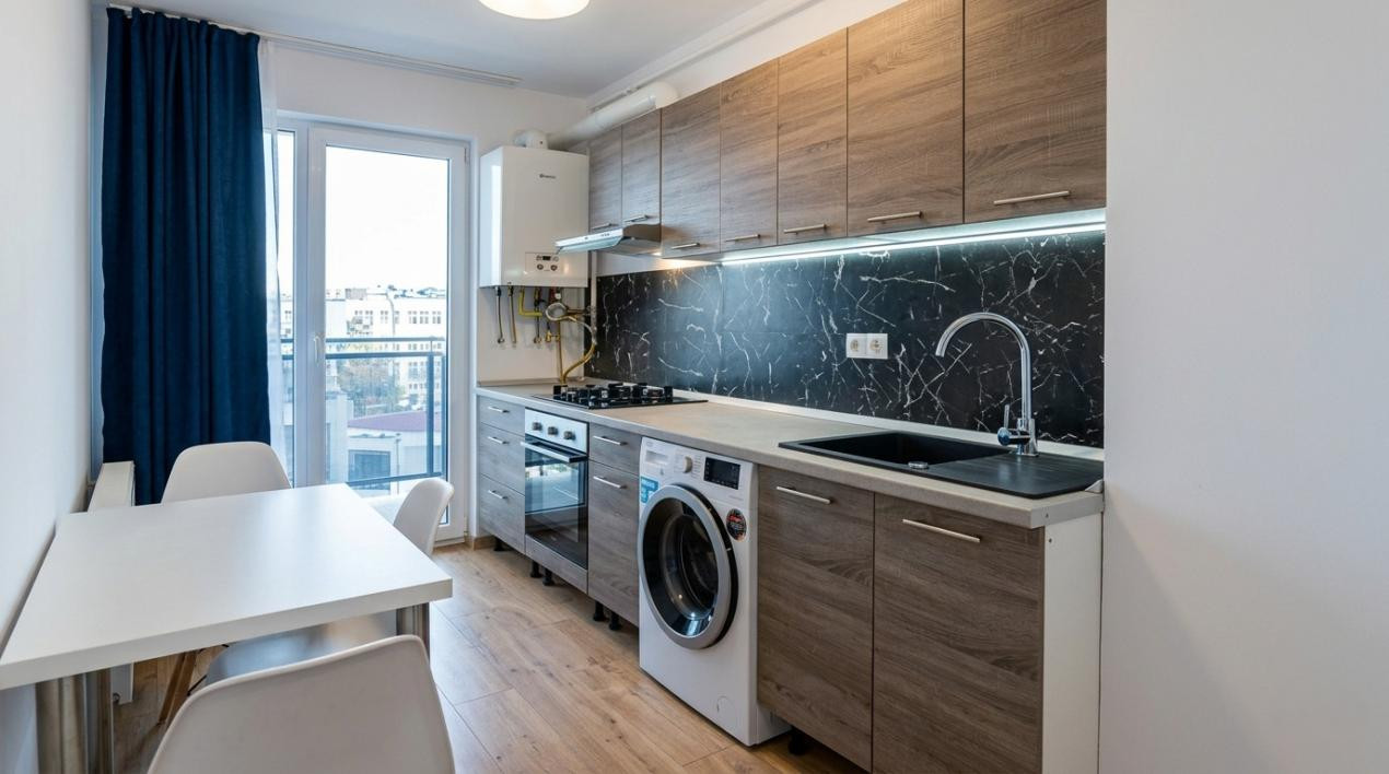Apartament 2 camere, 40mp, etaj intermediar, parcare, zona Piata 1 Mai