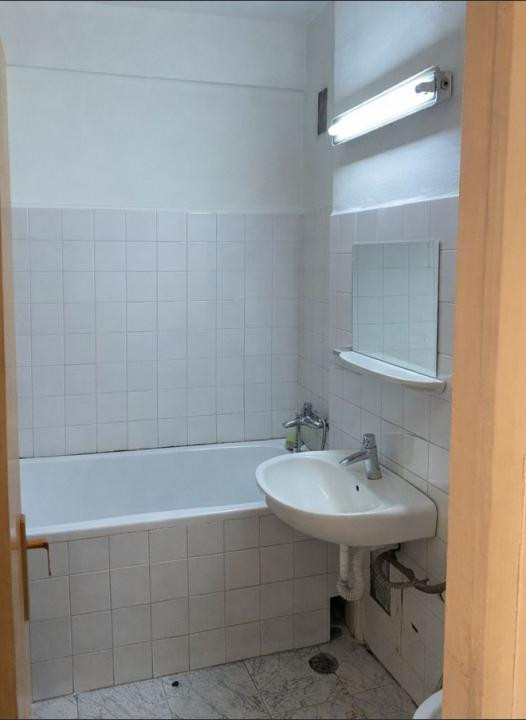 Apartament cu 2 camere, 65 mp, etaj intemediar,zona Calea Floresti