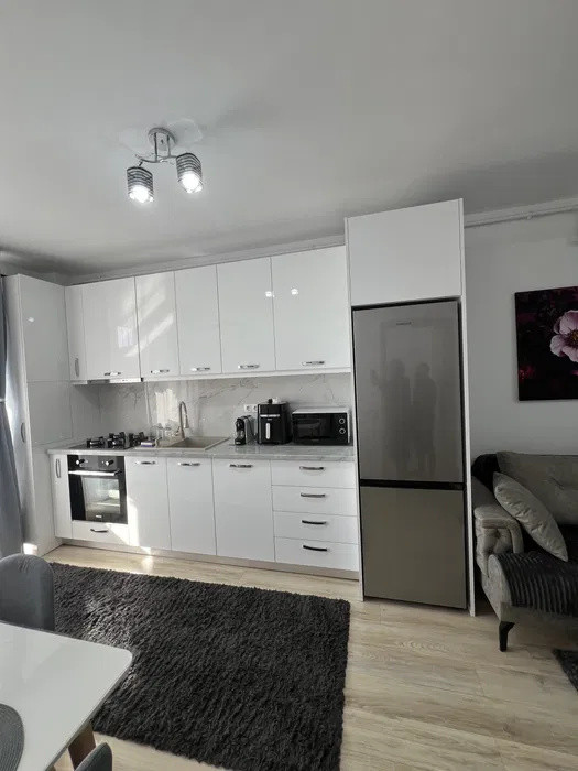 Apartament cu 2 camere, 40 mp, balcon, zona Terra