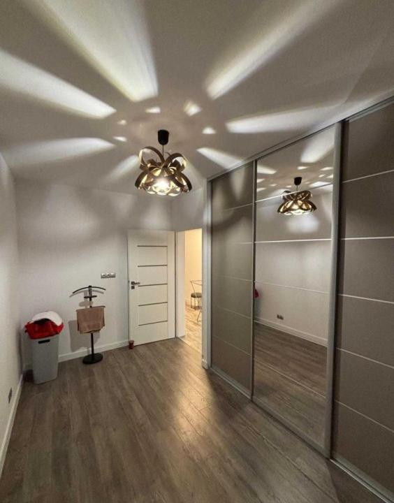 Apartament modern, 3 camere, 53 mp, etaj intermediar, parcare,Zona Mihai Romanul