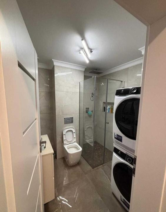 Apartament modern, 3 camere, 53 mp, etaj intermediar, parcare,Zona Mihai Romanul