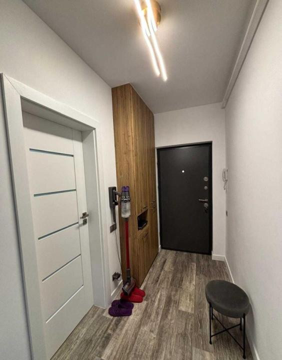 Apartament modern, 3 camere, 53 mp, etaj intermediar, parcare,Zona Mihai Romanul
