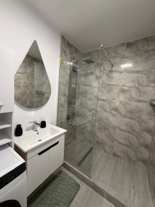 Apartament finisat modern, parcare, zona Eroilor