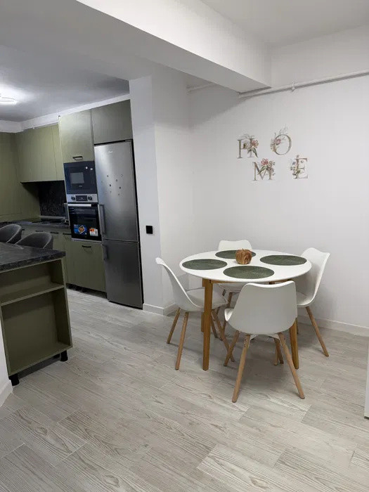 Apartament finisat modern, parcare, zona Eroilor