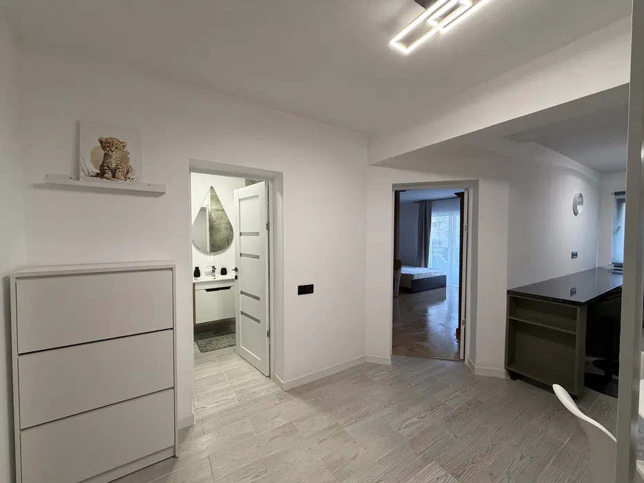 Apartament finisat modern, parcare, zona Eroilor