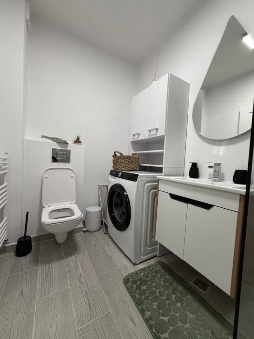 Apartament finisat modern, parcare, zona Eroilor