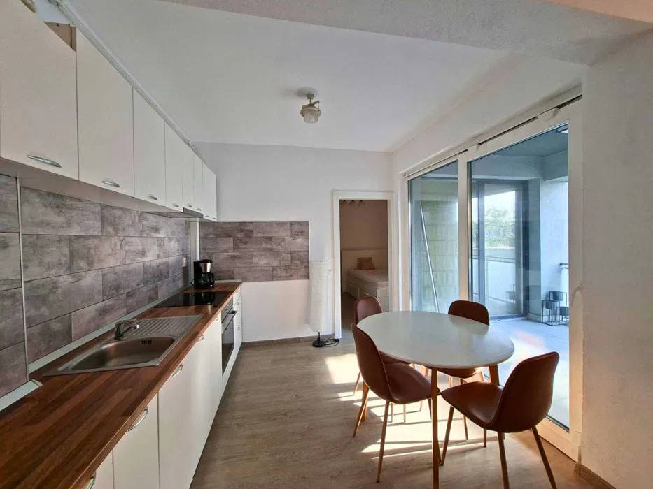 Apartament 3 camere, 61 mp, loc parcare, Zona Semicentrala