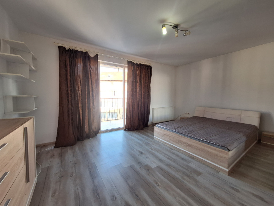 Apartament cu o camera decomandat, balcon, zona Florilor