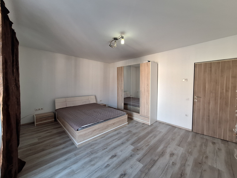 Apartament cu o camera decomandat, balcon, zona Florilor