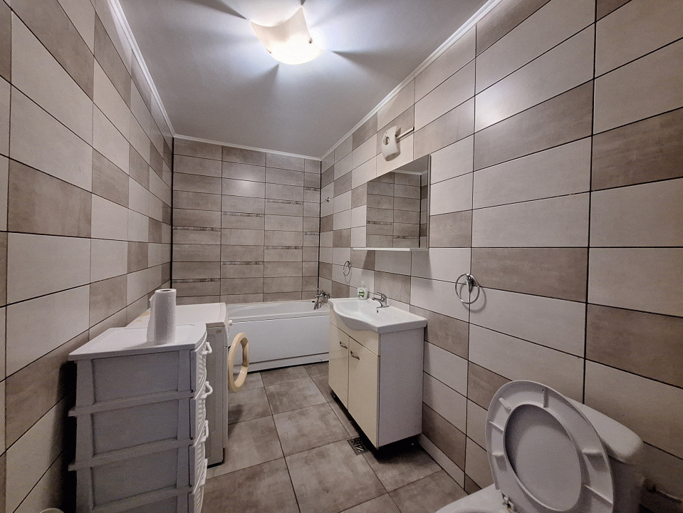 Apartament cu o camera decomandat, balcon, zona Florilor