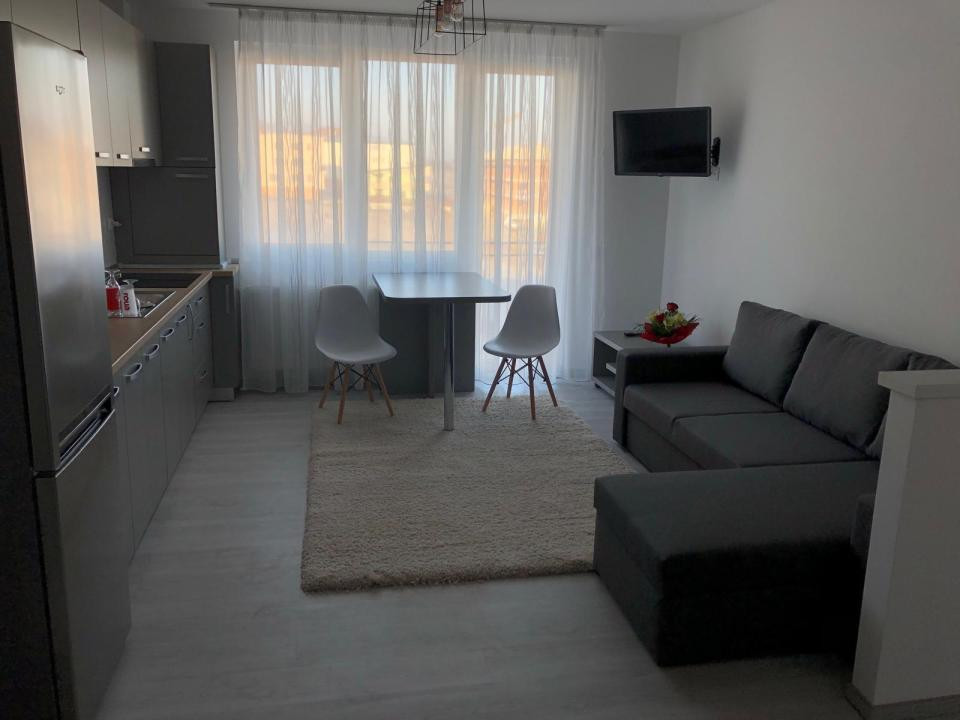 Apartament de 3 camere, 63 mp , Zona Teilor